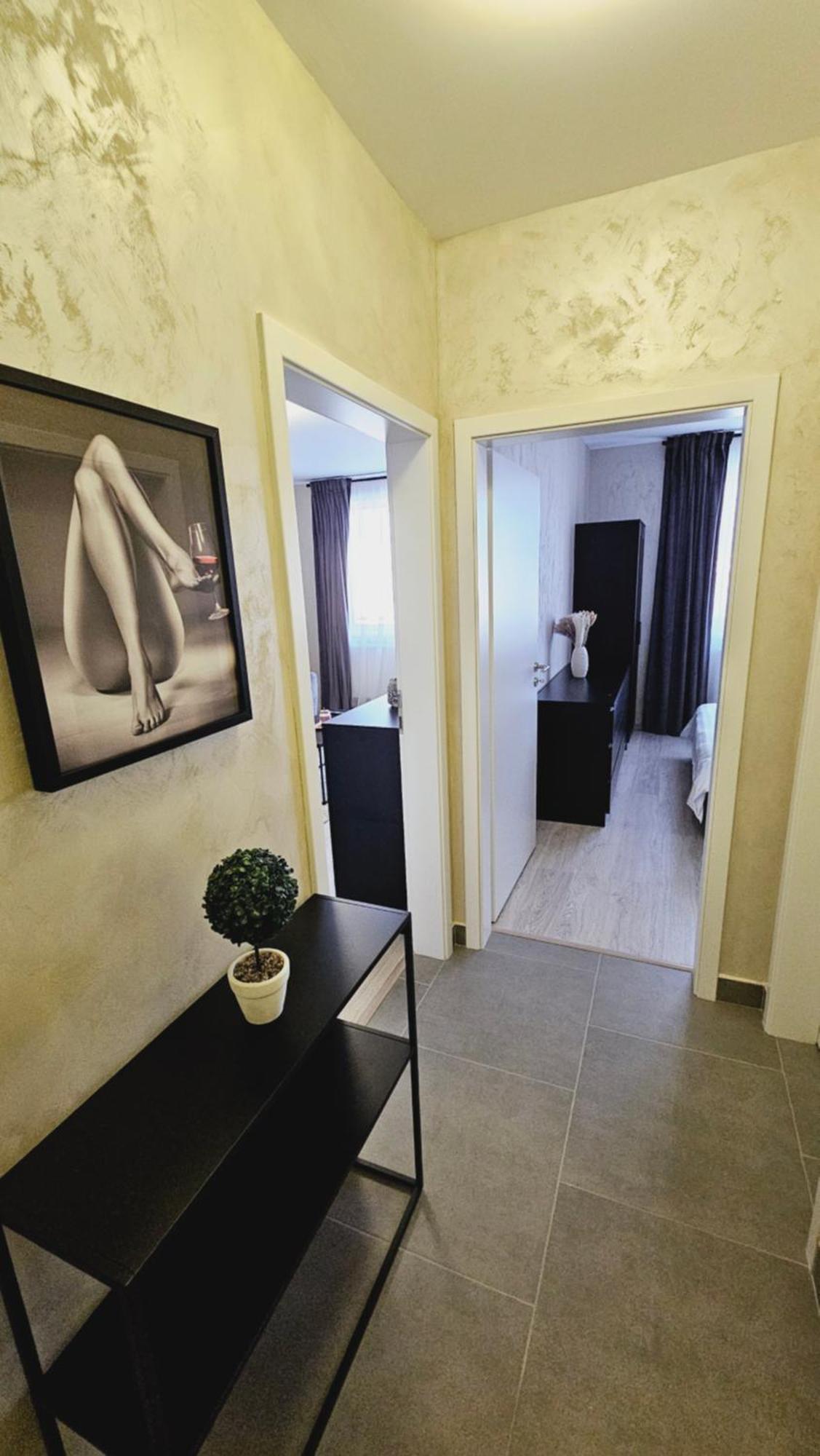 Cozy Apartments - Panoramic Suites Near Coresi Mall #Brasov Exterior photo