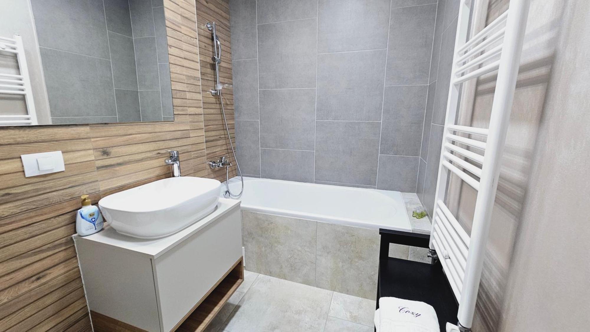Cozy Apartments - Panoramic Suites Near Coresi Mall #Brasov Exterior photo